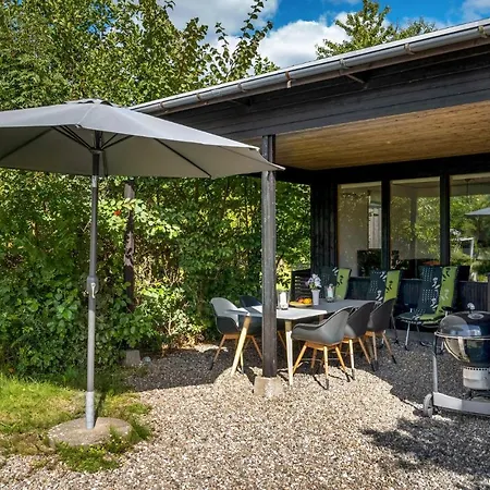 3 Bedroom Cozy In * Græsted
