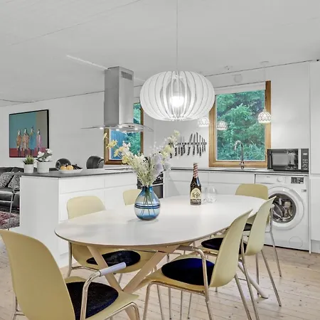 3 Bedroom Cozy In * Græsted