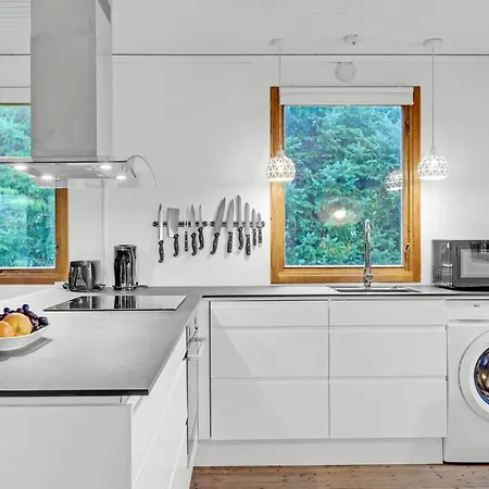3 Bedroom Cozy Home In Græsted *