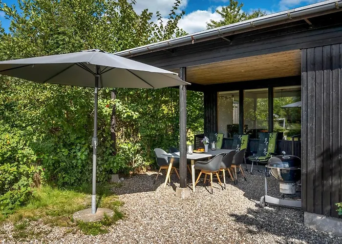 3 Bedroom Cozy In * Græsted